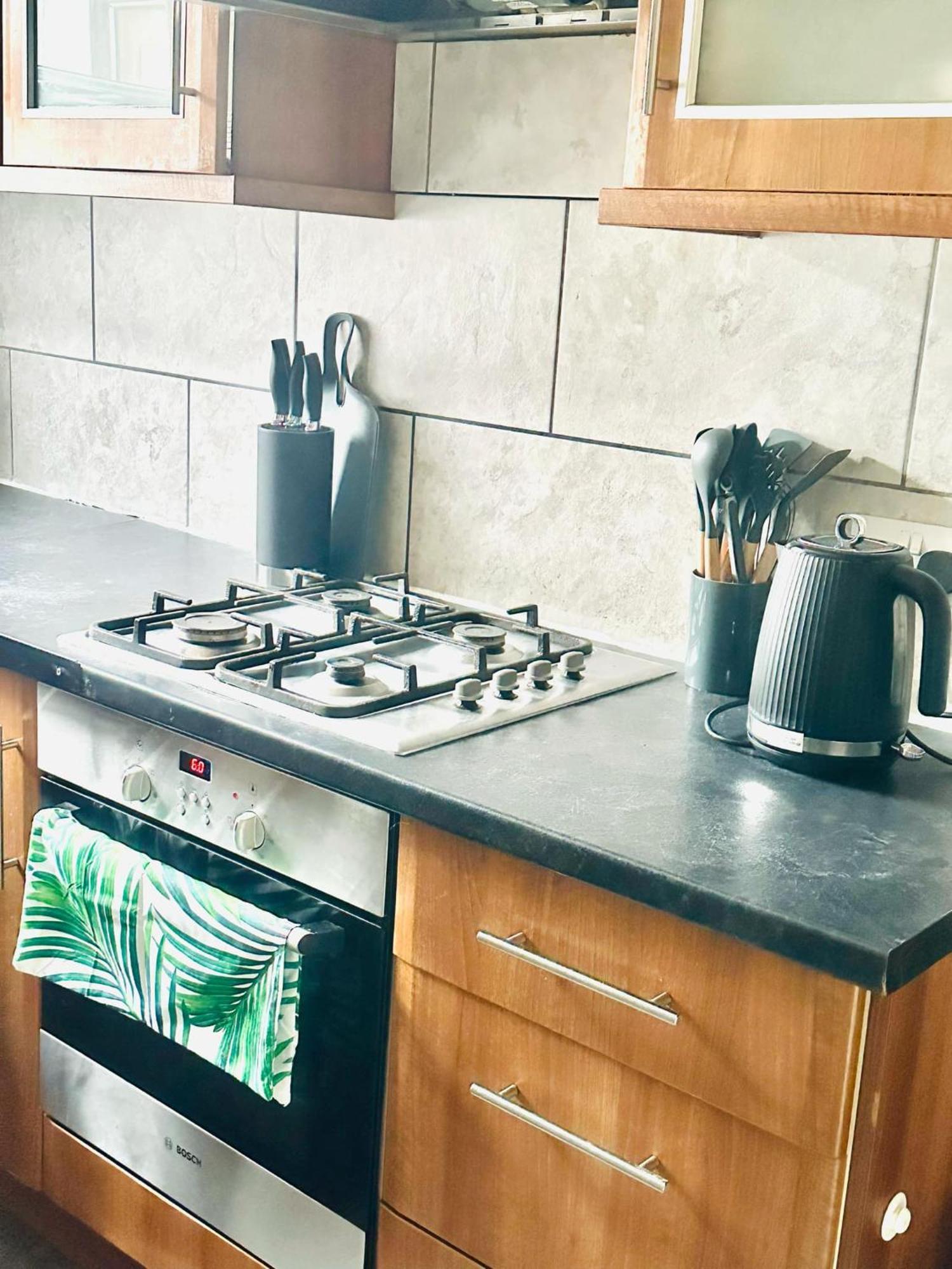 Appartamento Free Parking, Walkable To 3 Bedroom House *