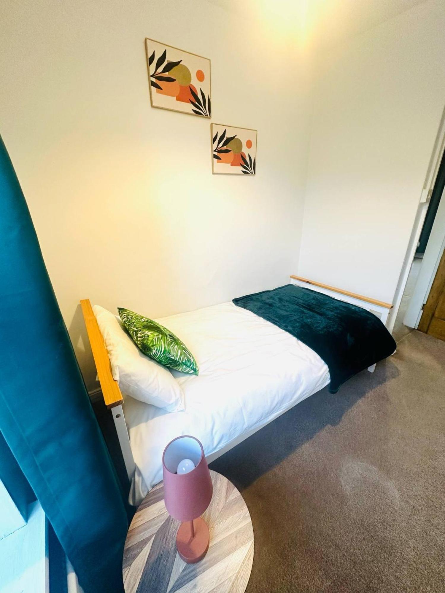 Free Parking, Walkable To 3 Bedroom House Appartamento Lincoln