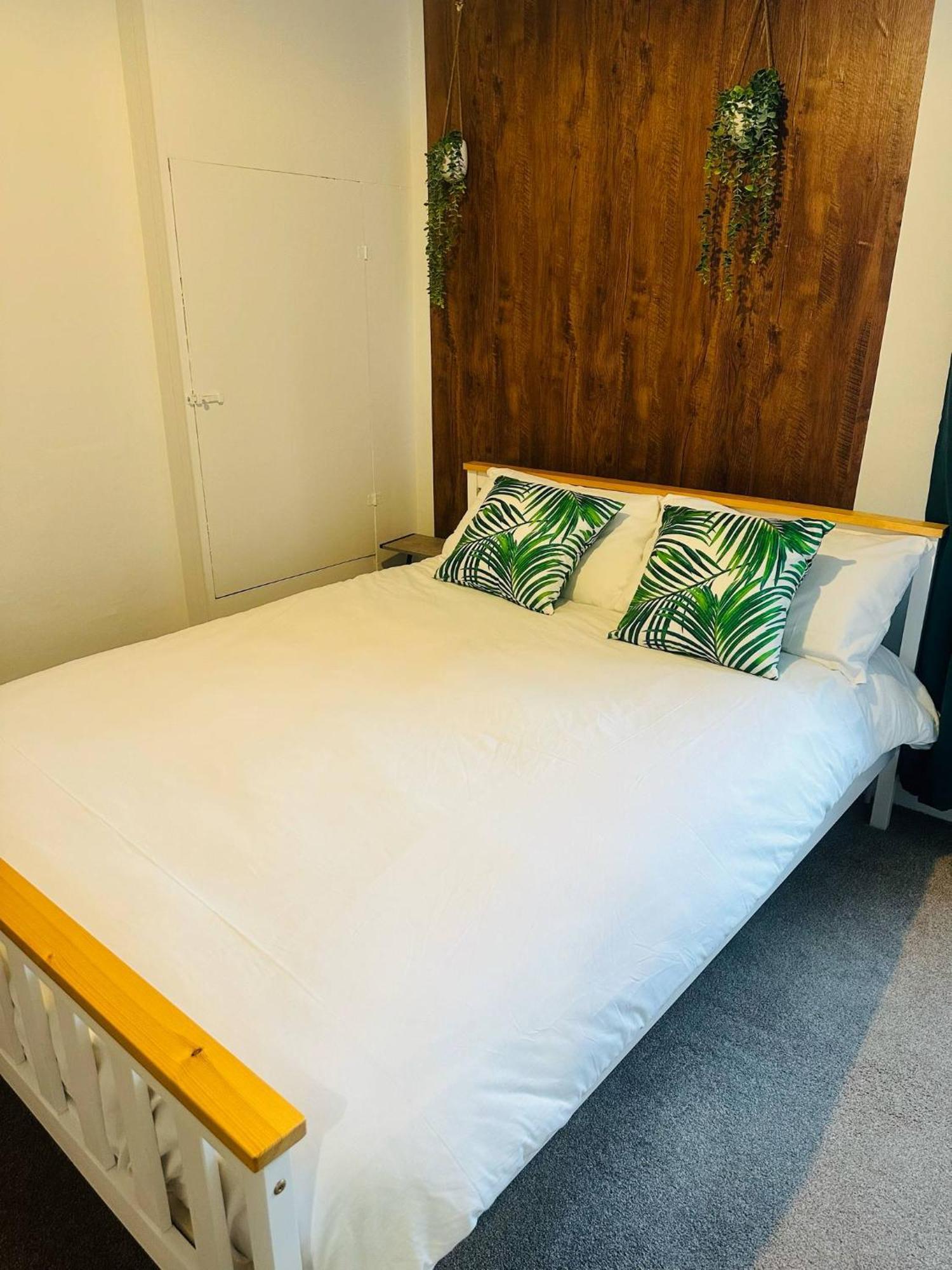 Free Parking, Walkable To 3 Bedroom House Appartamento Lincoln